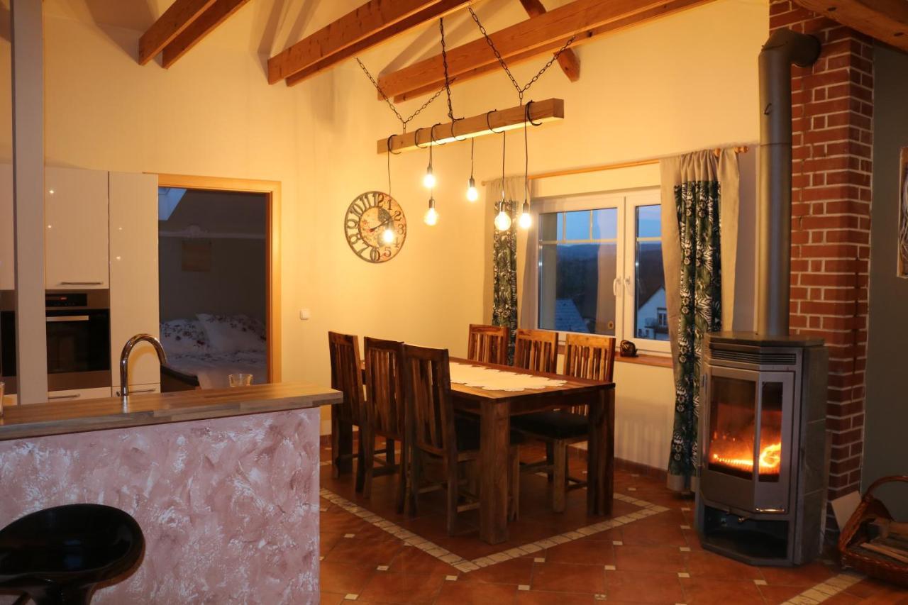 Helle, Offene Dachgeschosswohnung Mit Terrasse Oberloisdorf Εξωτερικό φωτογραφία