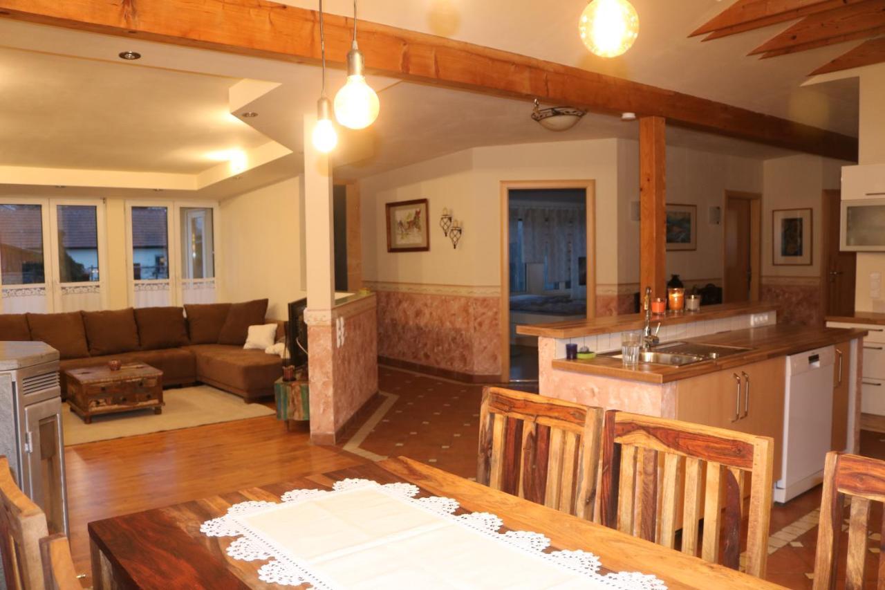 Helle, Offene Dachgeschosswohnung Mit Terrasse Oberloisdorf Εξωτερικό φωτογραφία