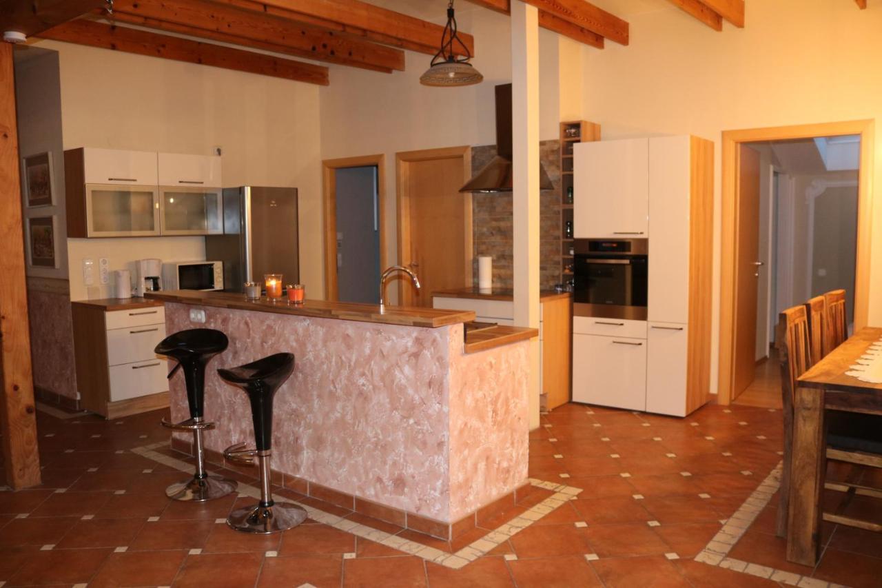 Helle, Offene Dachgeschosswohnung Mit Terrasse Oberloisdorf Εξωτερικό φωτογραφία